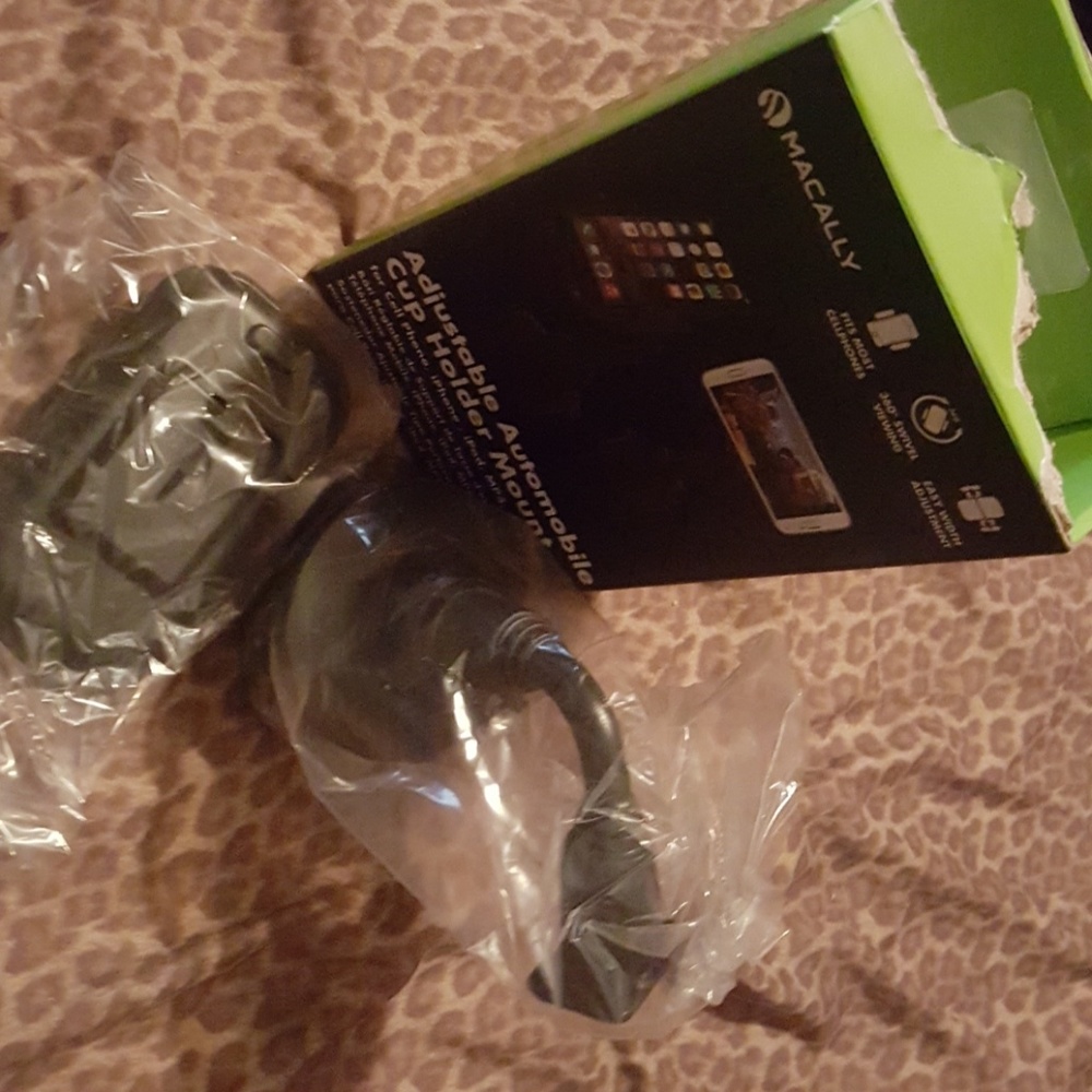 Macally Adjustable Auto Cup Holder Mount